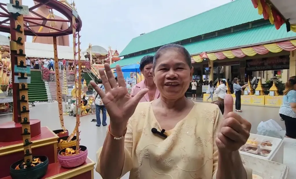 แม่ค้าขายข้าวกล่องขอเลขหลวงพ่อสมหวัง