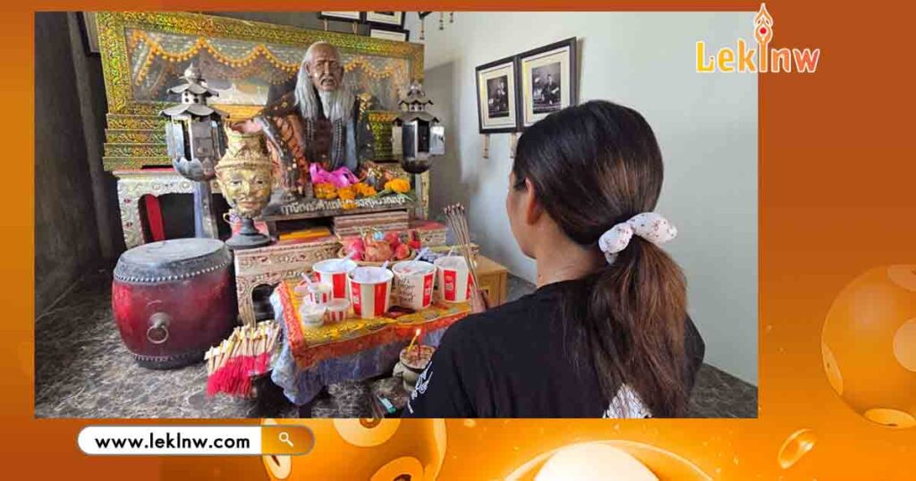 สาวแก้บนฤาษีพ่อปู่เพชรดำ หลังรอดคดีรถชน ก่อนเขย่าเซียมซีได้เลขแม่น ๆ